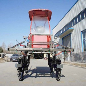 Self-propelled amphibious farm sprayer