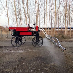 self-propelled tractor boom pesticide sprayer agricultural